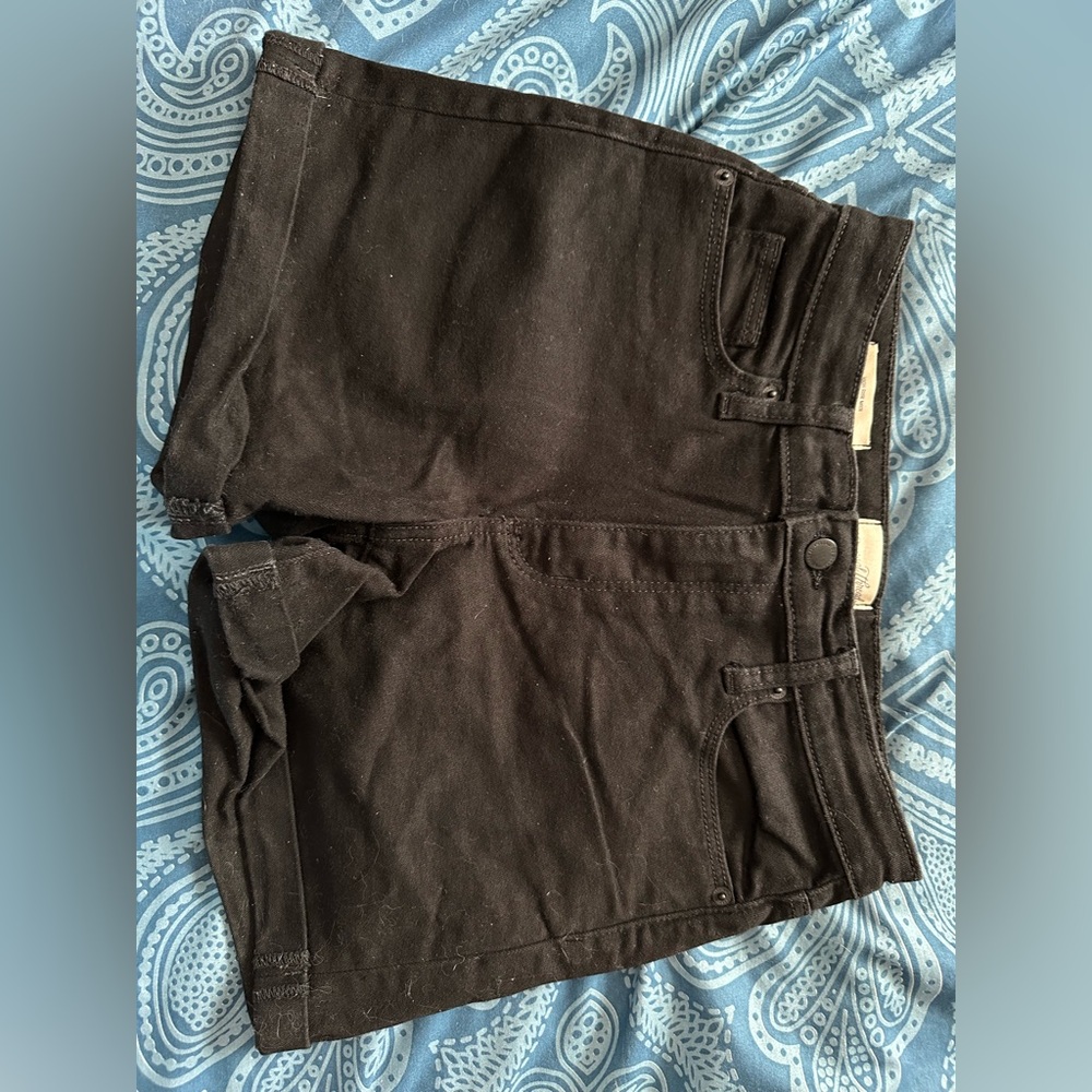 Universal Thread - Black Denim Shorts - Size 4